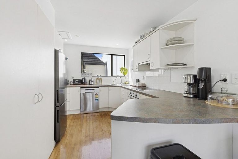 Photo of property in Victoria Town Houses, 1/219 Victoria Street, Te Aro, Wellington, 6011
