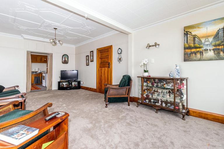 Photo of property in 1 Maude Street, Waimate, 7924