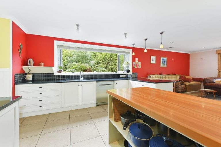 Photo of property in 160 Katherine Mansfield Drive, Whitemans Valley, Upper Hutt, 5371