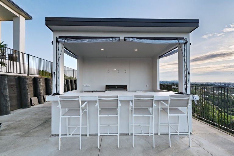 Photo of property in 42 Oceana Drive, Welcome Bay, Tauranga, 3175