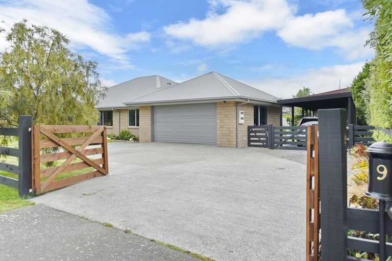 Photo of property in 9 Riverside Way, Amberley, 7410