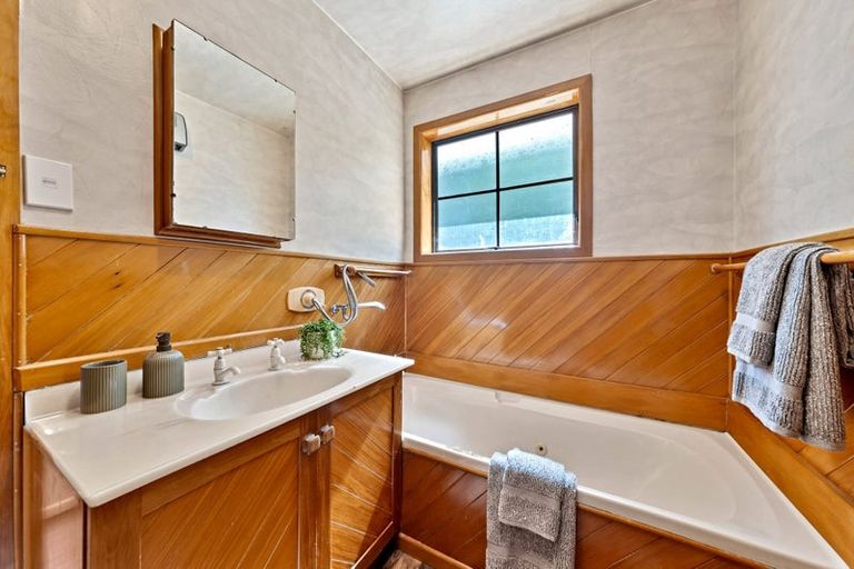 Photo of property in 44 Orrick Crescent, Avondale, Christchurch, 8061