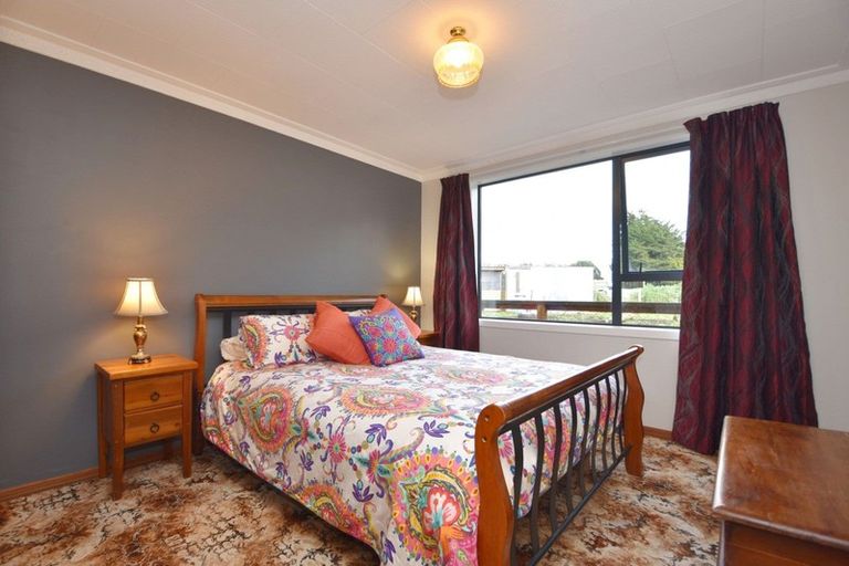 Photo of property in 98 Matua Road, Otatara, Invercargill, 9879