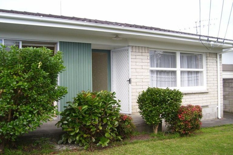 Photo of property in 2/16 Prictor Street, Papakura, 2110