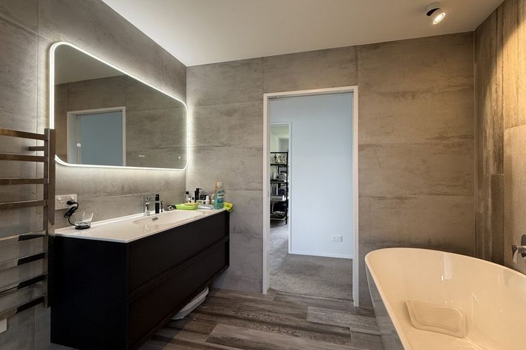 Photo of property in 14b Mackay Drive, Greenhithe, Auckland, 0632