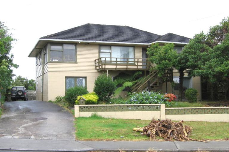 Photo of property in 34 Farquhar Road, Glendene, Auckland, 0602