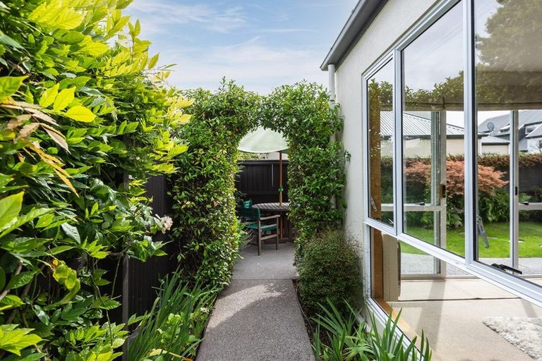 Photo of property in 2/38 Dover Street, St Albans, Christchurch, 8014