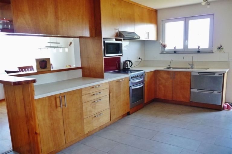 Photo of property in 10 Freyja Crescent, Coopers Beach, 0420