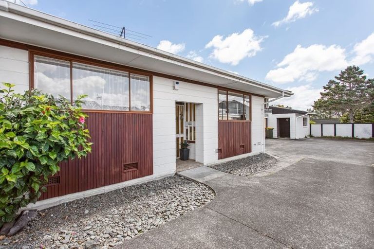 Photo of property in 2/28 Salisbury Road, Birkdale, Auckland, 0626