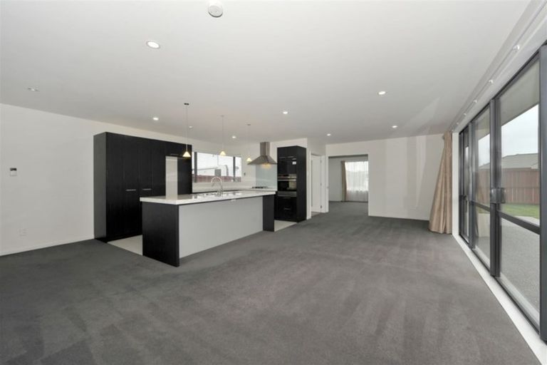 Photo of property in 12a Strathcarron Place, Broomfield, Christchurch, 8042