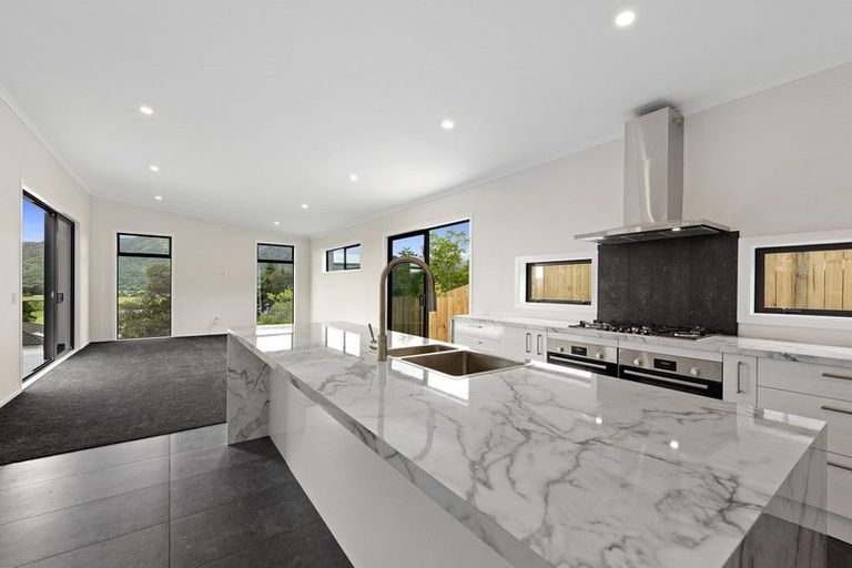 Photo of property in 8a Mccarthy Grove, Clouston Park, Upper Hutt, 5018