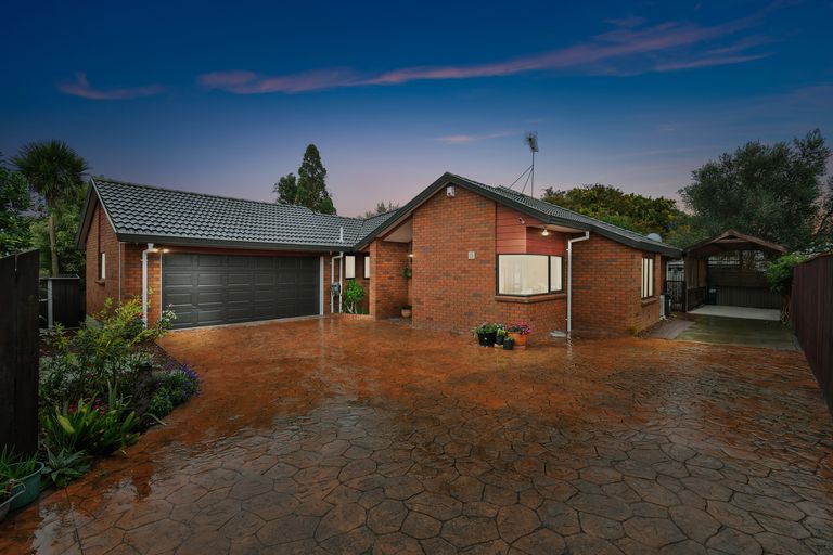 Photo of property in 2/27 Queen Street, Papakura, 2110