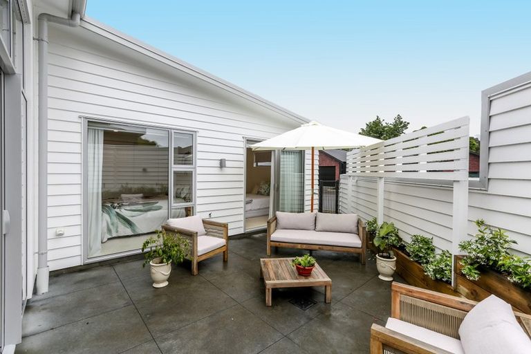 Photo of property in 4 Mackillop Way, Brooklands, New Plymouth, 4310