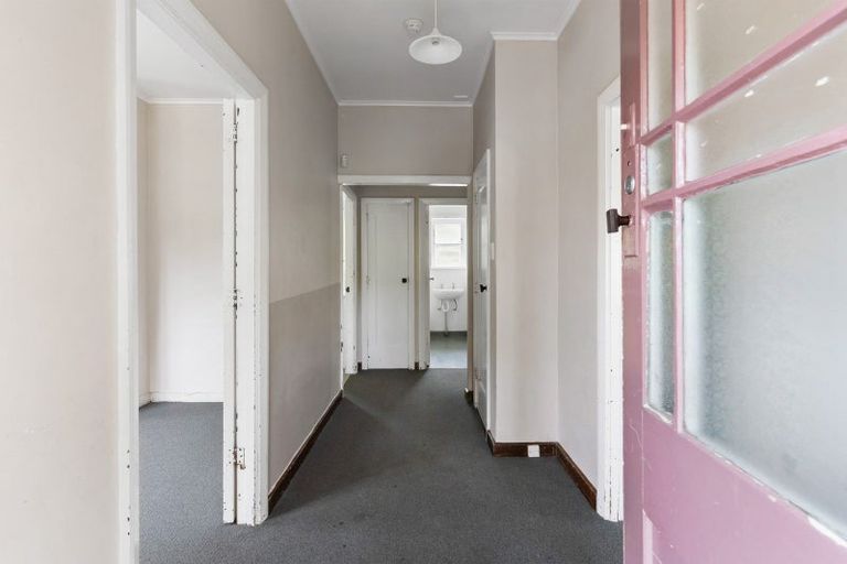 Photo of property in 17 Apihai Street, Orakei, Auckland, 1071