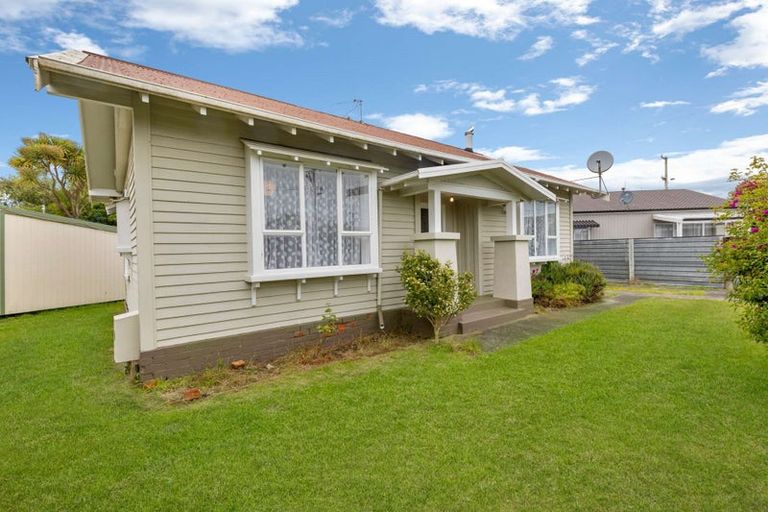 Photo of property in 2 Moore Avenue, Tawhero, Whanganui, 4501
