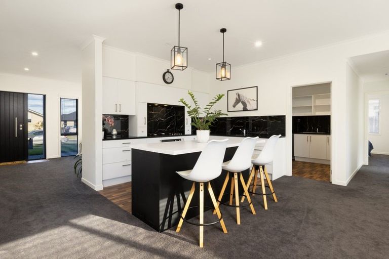 Photo of property in 34 Kahuparere Crescent, Pyes Pa, Tauranga, 3112