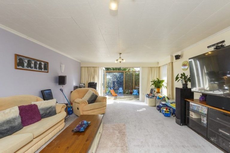 Photo of property in 24 Sutherland Crescent, Westbrook, Palmerston North, 4412