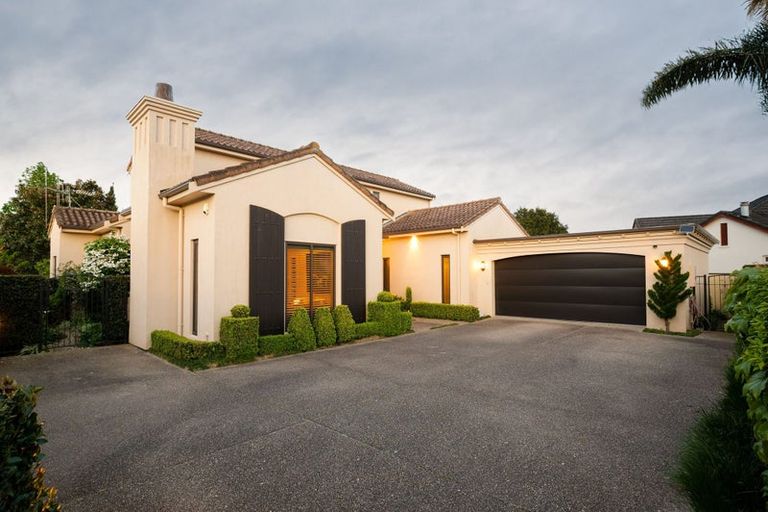 Photo of property in 35 The Esplanade, Huntington, Hamilton, 3210