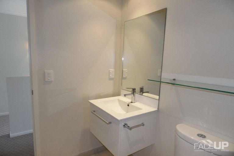 Photo of property in 11 Vincent Lane, Hobsonville, Auckland, 0616