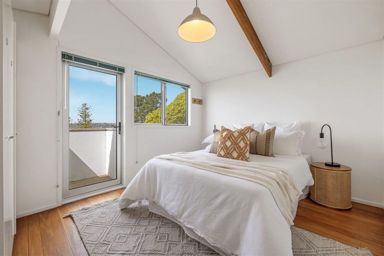 Photo of property in 16 Tuawera Terrace, Clifton, Christchurch, 8081