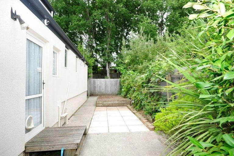 Photo of property in 2/4 Sheldon Street, Woolston, Christchurch, 8023