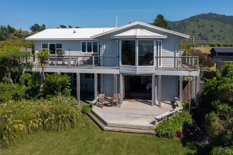 Photo of property in 120 Rarangi Beach Road, Rarangi, Blenheim, 7273