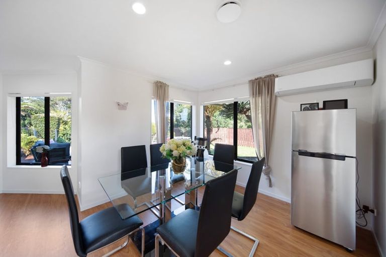 Photo of property in 11 Tanah Merah Drive, Papakura, 2110