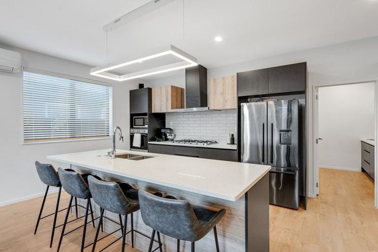 Photo of property in 3 Ropere Street, Kumeu, 0810