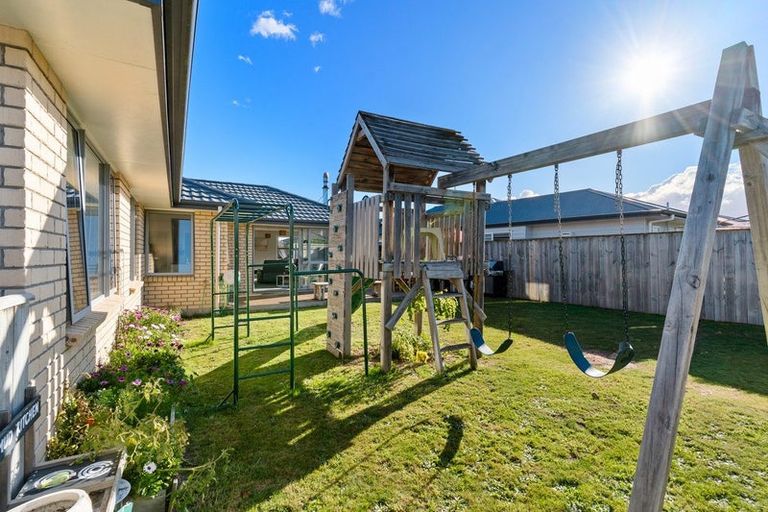 Photo of property in 6 Austin Reid Avenue, Carterton, 5713