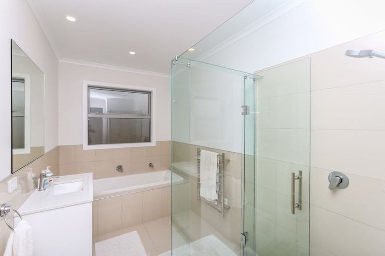 Photo of property in 6 Fern Lane, Whalers Gate, New Plymouth, 4310