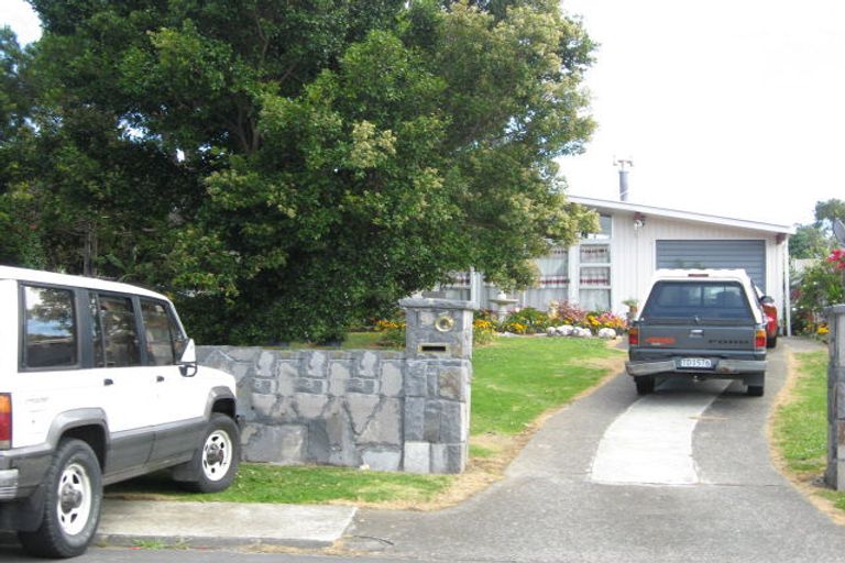 Photo of property in 9 Norton Place, Mangere, Auckland, 2022