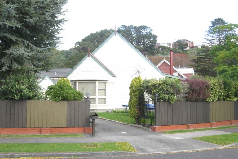 Photo of property in 3 Mcenroe Grove, Naenae, Lower Hutt, 5011