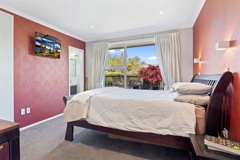 Photo of property in 2 Guinness Crescent, Ilam, Christchurch, 8041