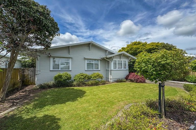 Photo of property in 27 Marne Street, Hokowhitu, Palmerston North, 4410