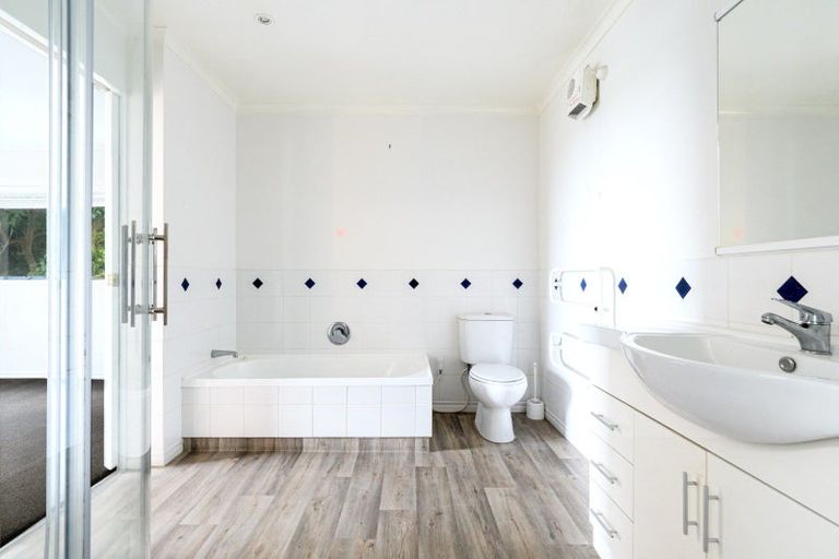 Photo of property in 14b Portland Street, Welcome Bay, Tauranga, 3112