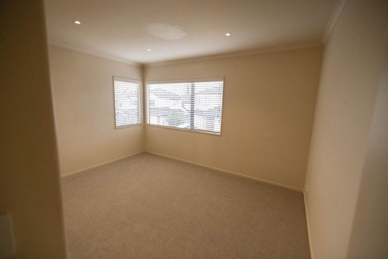 Photo of property in 45d Redoubt Road, Goodwood Heights, Auckland, 2105