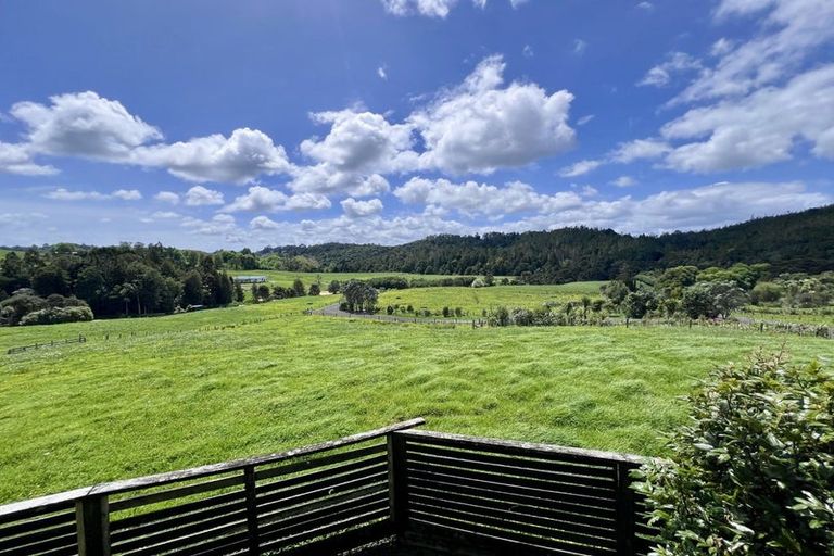 Photo of property in 35 Hawkes Access Road, Waitoki, Silverdale, 0994