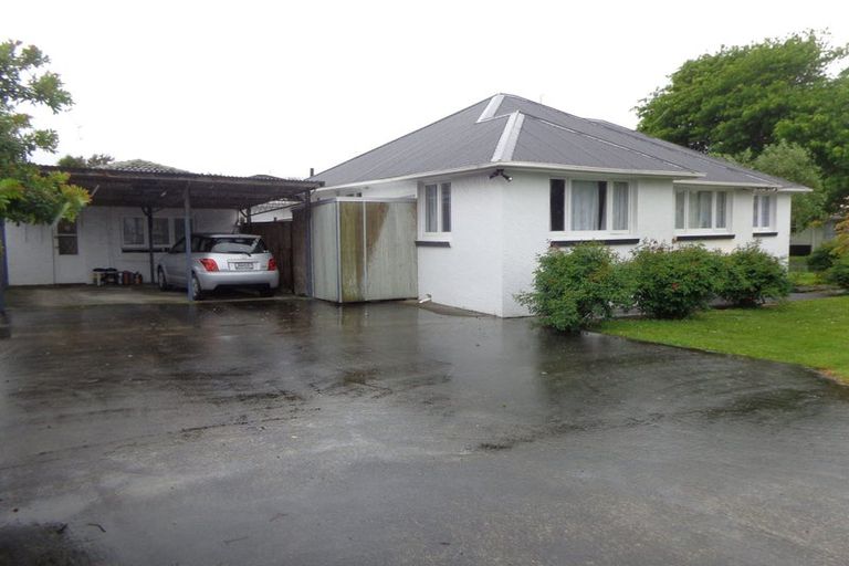 Photo of property in 126 Universal Drive, Henderson, Auckland, 0610