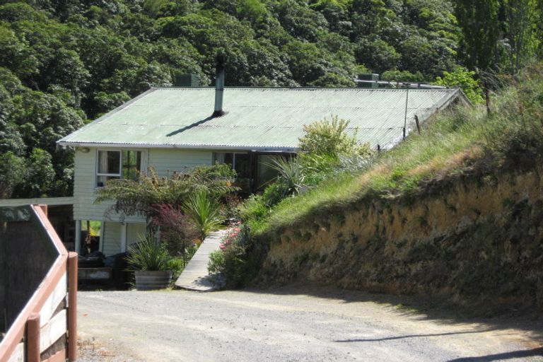 Photo of property in 18 Hampden Street, Picton, 7220