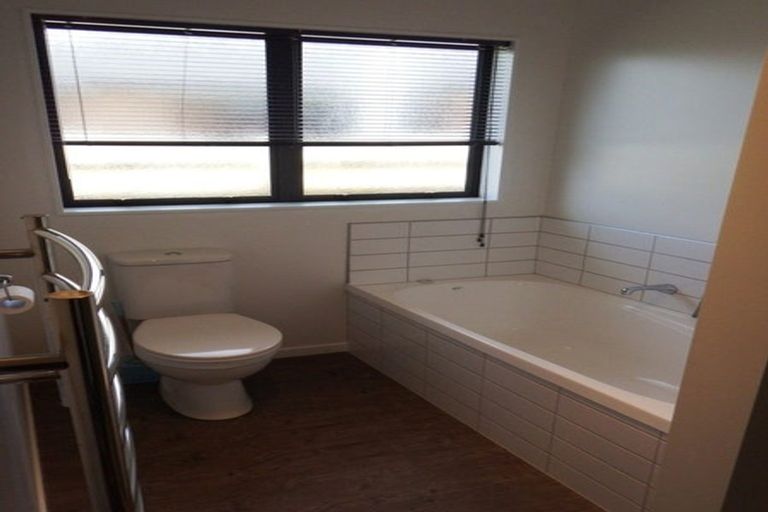 Photo of property in 379 One Tree Point Road, One Tree Point, 0118