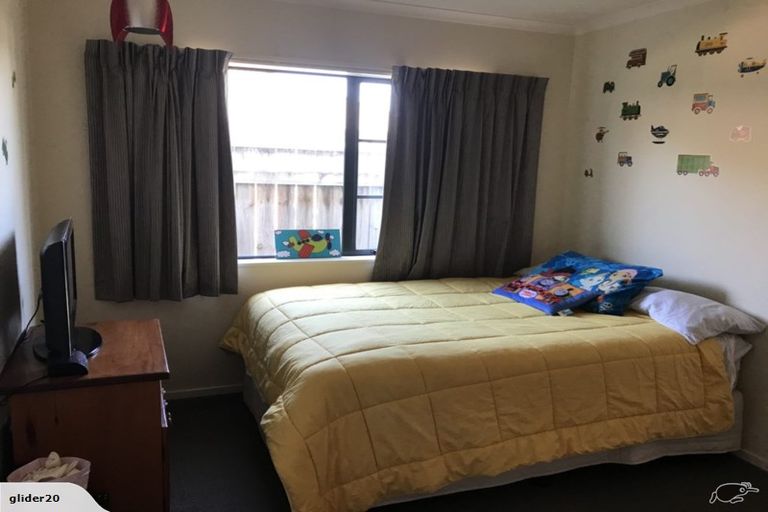 Photo of property in 12 Gandalf Crescent, Paraparaumu, 5032