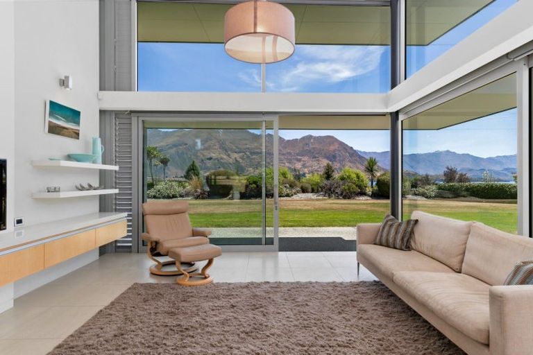 Photo of property in 311 Beacon Point Road, Wanaka, 9305