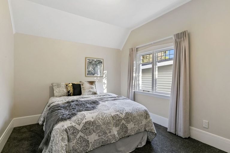 Photo of property in 15 Lower North Terrace, Kelburn, Wellington, 6012