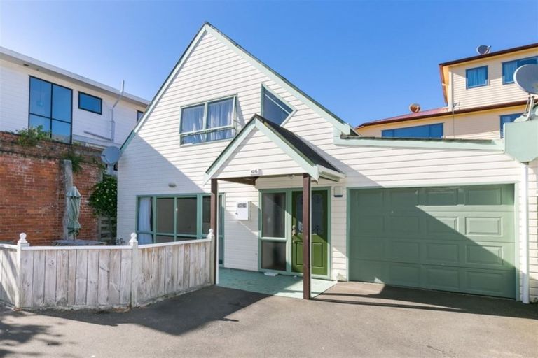 Photo of property in 125c The Parade, Island Bay, Wellington, 6023