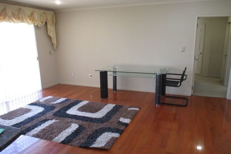 Photo of property in 12 Ballydonegan Rise, East Tamaki, Auckland, 2013