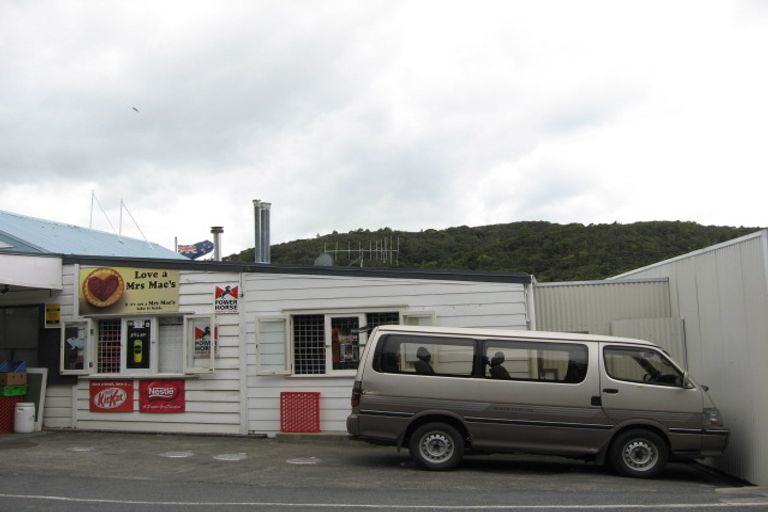 Photo of property in 2b Weranui Road, Waiwera, Orewa, 0994