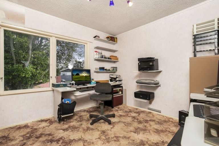 Photo of property in 24 President Avenue, Papakura, 2110