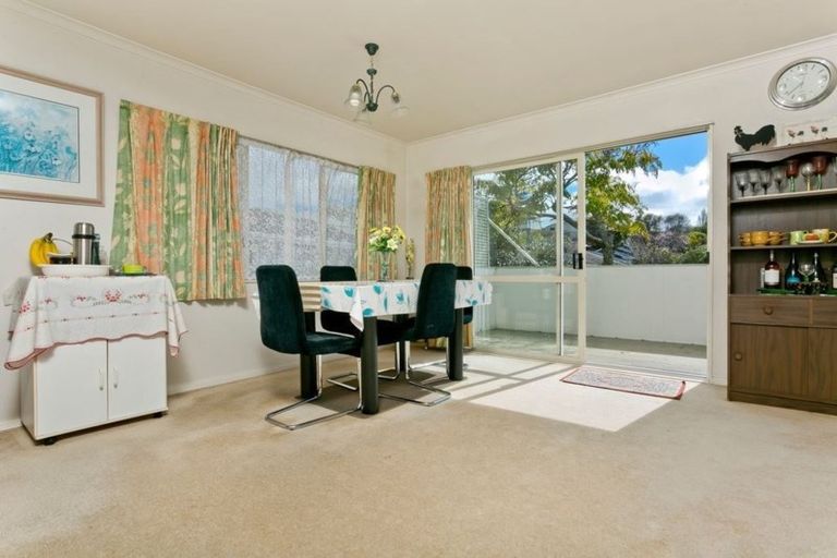 Photo of property in 2/80 Bentley Avenue, Glenfield, Auckland, 0629