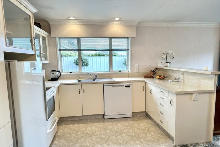 Photo of property in 11 Kakapo Street, Waikiwi, Invercargill, 9810