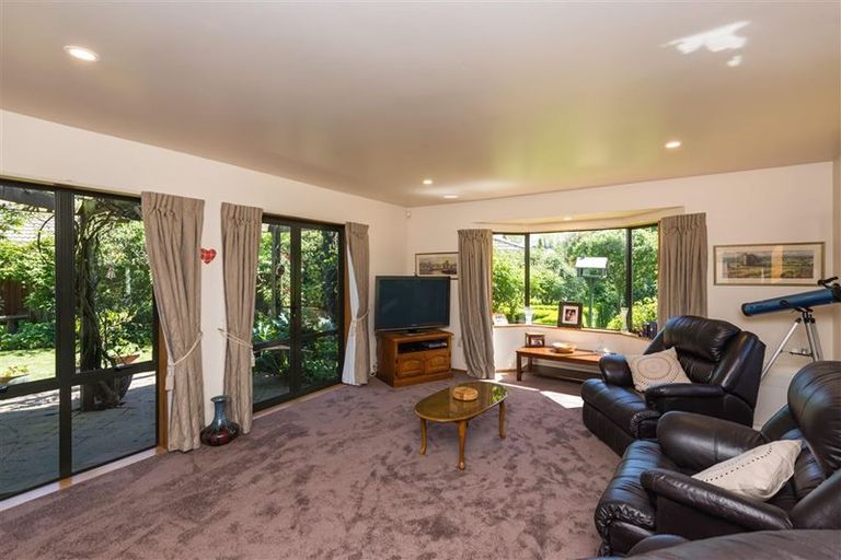 Photo of property in 8 Appleton Place, Woodend, 7610